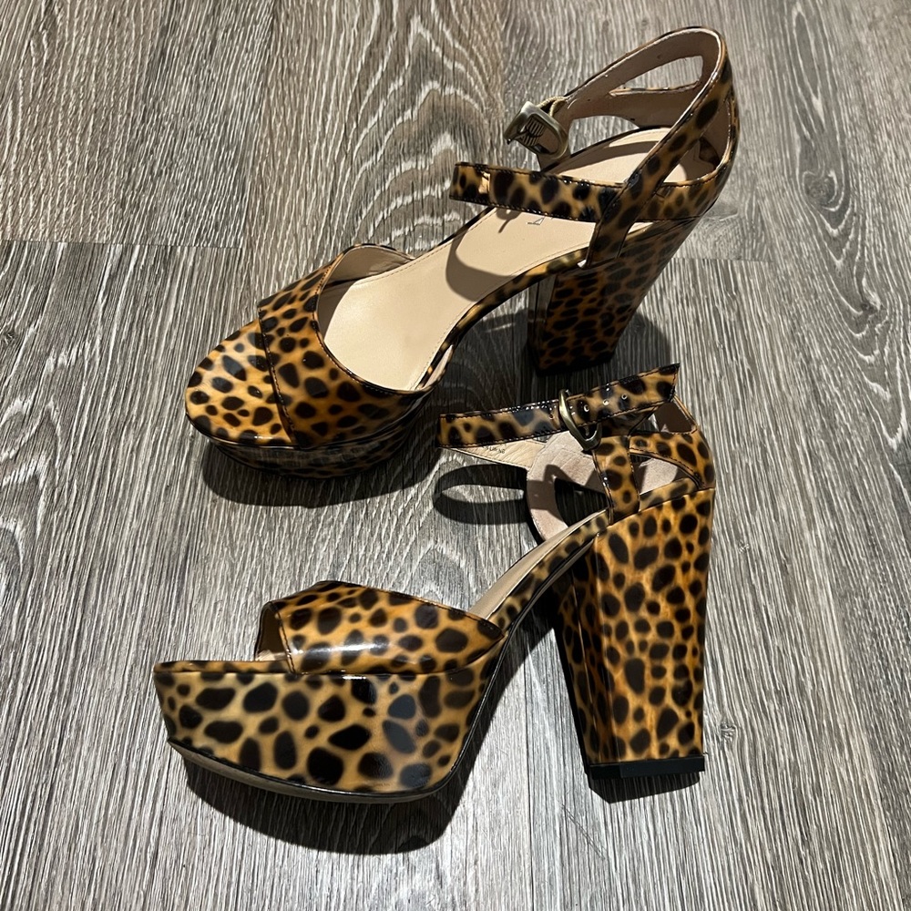 Via Spiga leopard heels patent leather size 9 worn once